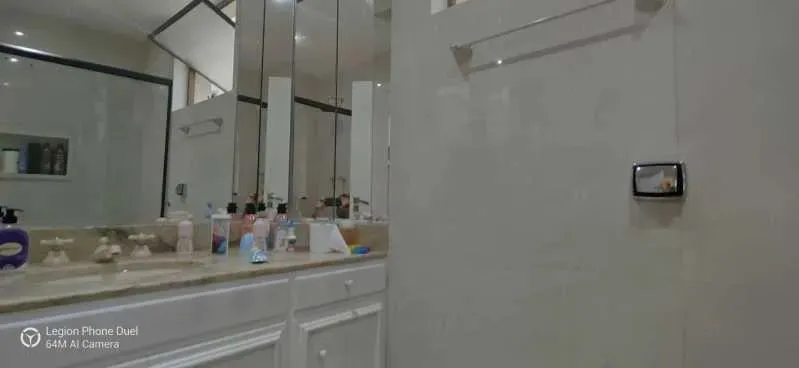 Residential apartment with 4 bedrooms and 4 bathrooms — photo 12