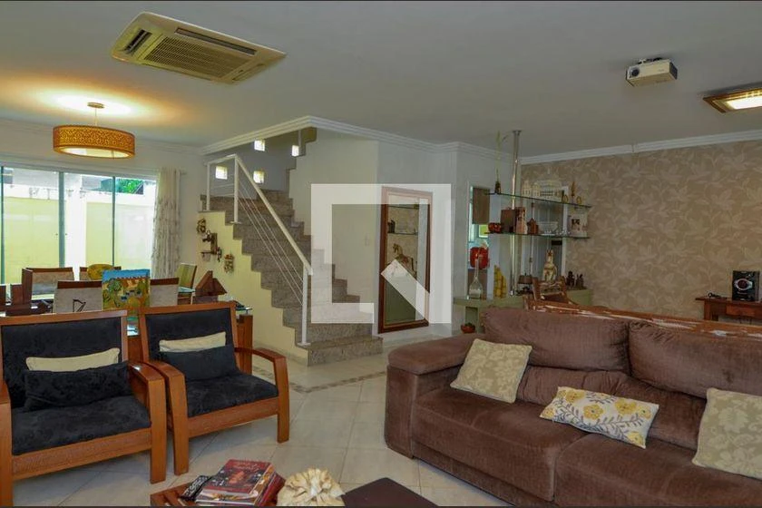 380 m² house with 4 bedrooms and air conditioning — photo 29