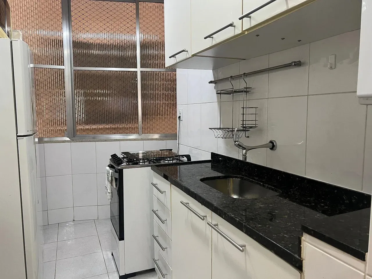 Apartamento mobiliado com 2 quartos e 1 banheiro (40 m²) — photo 2