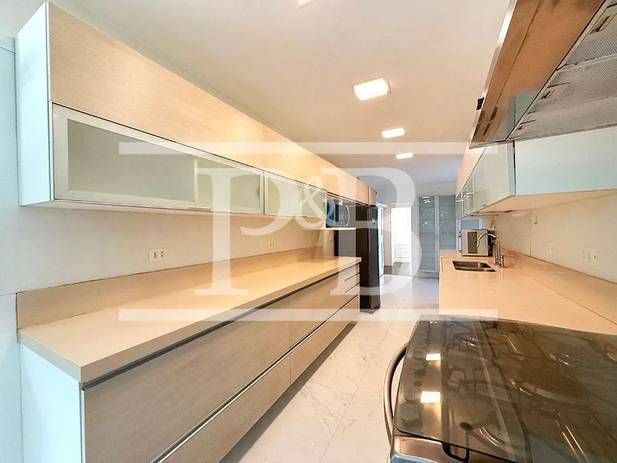 Furnished apartment, 230 m², with a bathtub