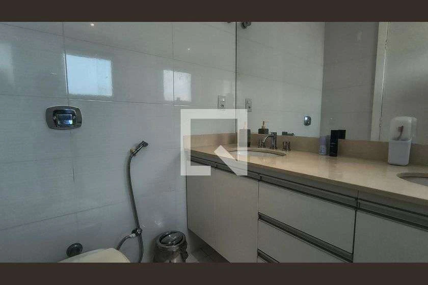 Top-floor duplex with 326 m², 5 bedrooms and 3 parking — photo 23