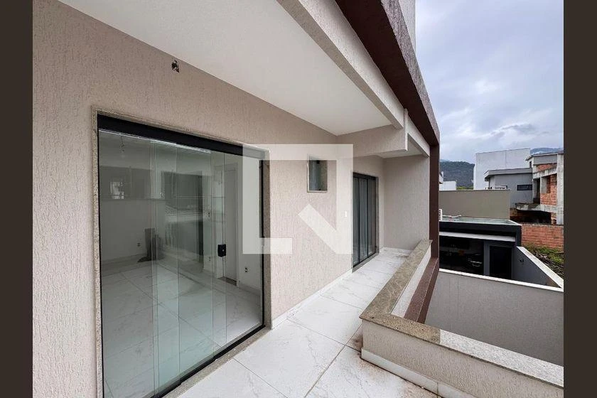 Condominium house with 3 en-suite bedrooms — photo 19