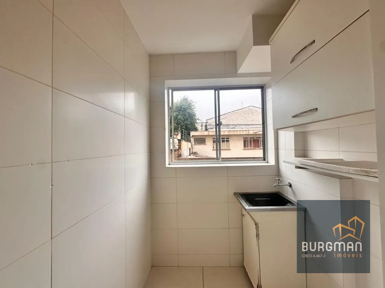 2-bedroom apartment with 1 bathroom and an open-plan kitchen — photo 7