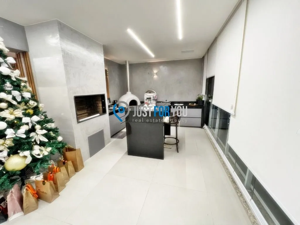 3-bedroom duplex with 4 bathrooms and 189 m² — photo 37