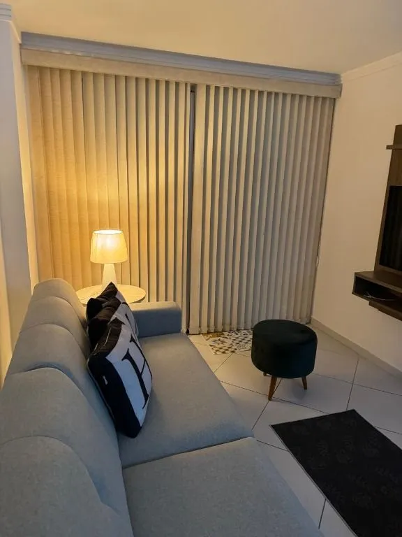 Apartamento amueblado con balcón y 1 dormitorio