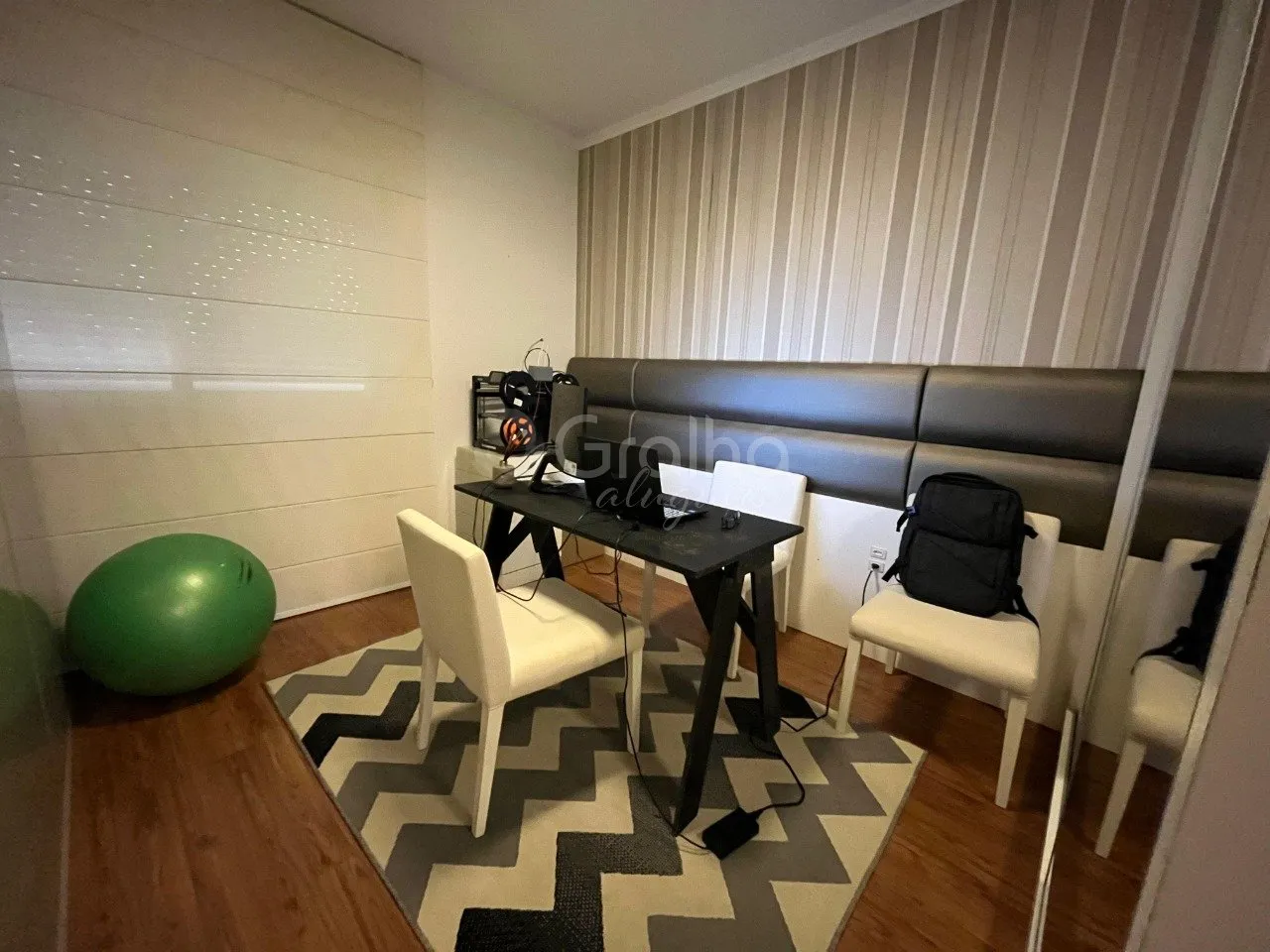 Furnished apartment with 3 bedrooms and 199 m² — photo 11