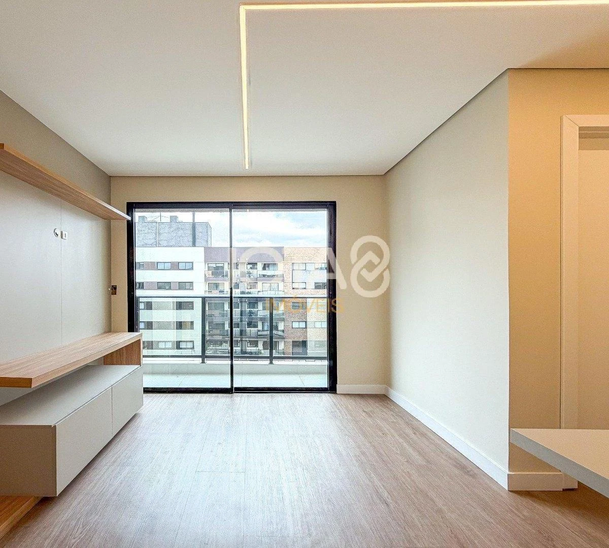 Furnished apartment with 1 parking spot and open-plan kitchen — photo 5