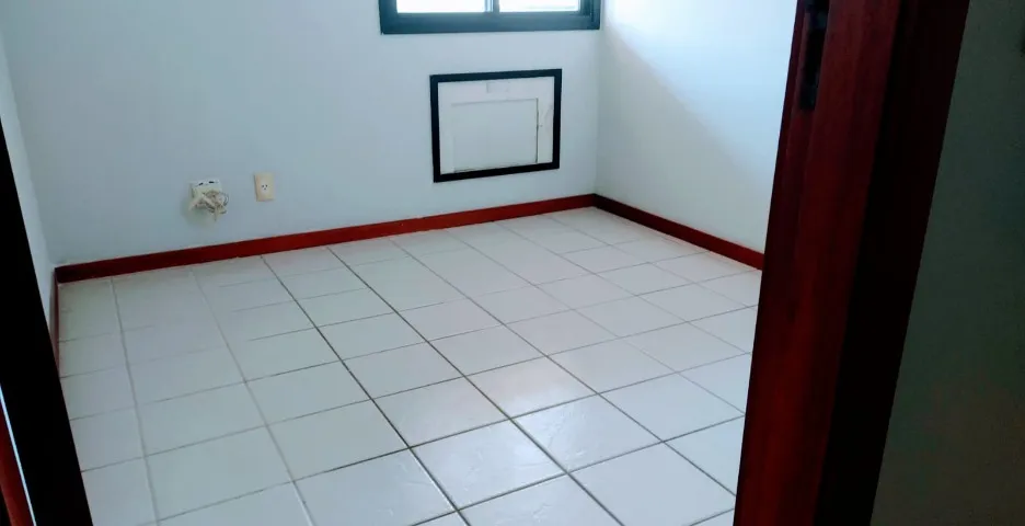 Apartment with 3 bedrooms, 3 bathrooms and a balcony — photo 17