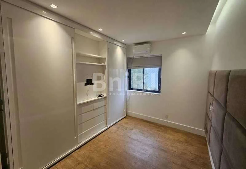 4-bedroom apartment 156 m² with 2 parking spots — photo 12