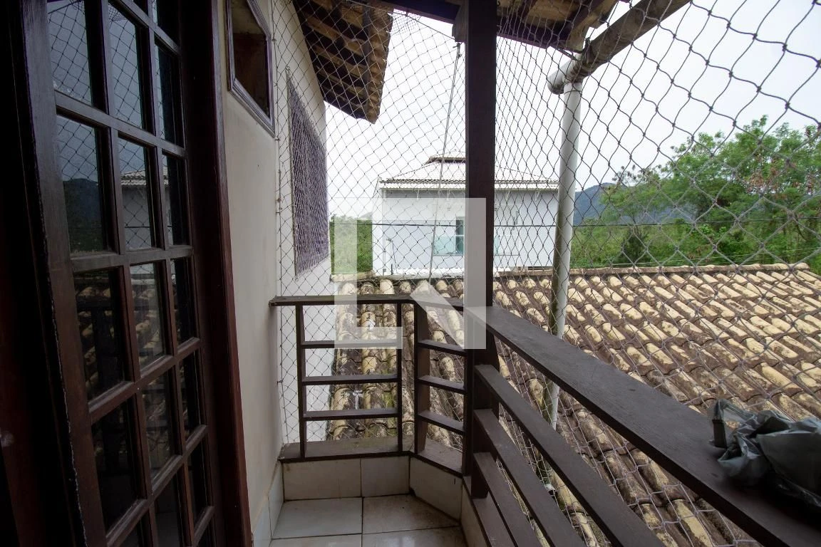 4-bedroom house with a private pool in Rio de Janeiro — photo 37