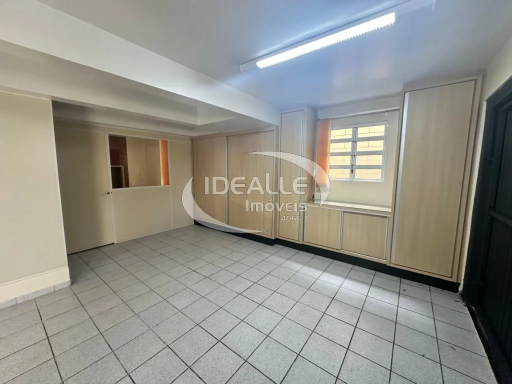184 m² house with a built-in balcony grill — photo 24