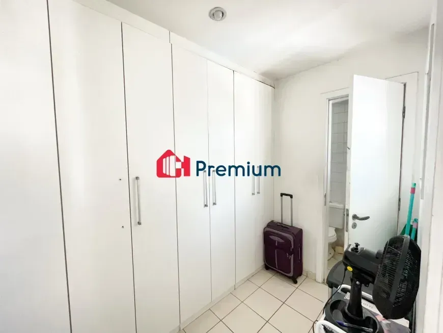 Home office in a 3-bedroom apartment, 200 m² — photo 25
