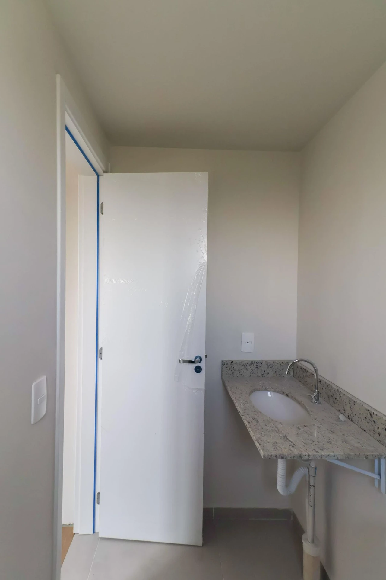 3-bedroom apartment with a grill on the balcony in Curitiba — photo 41