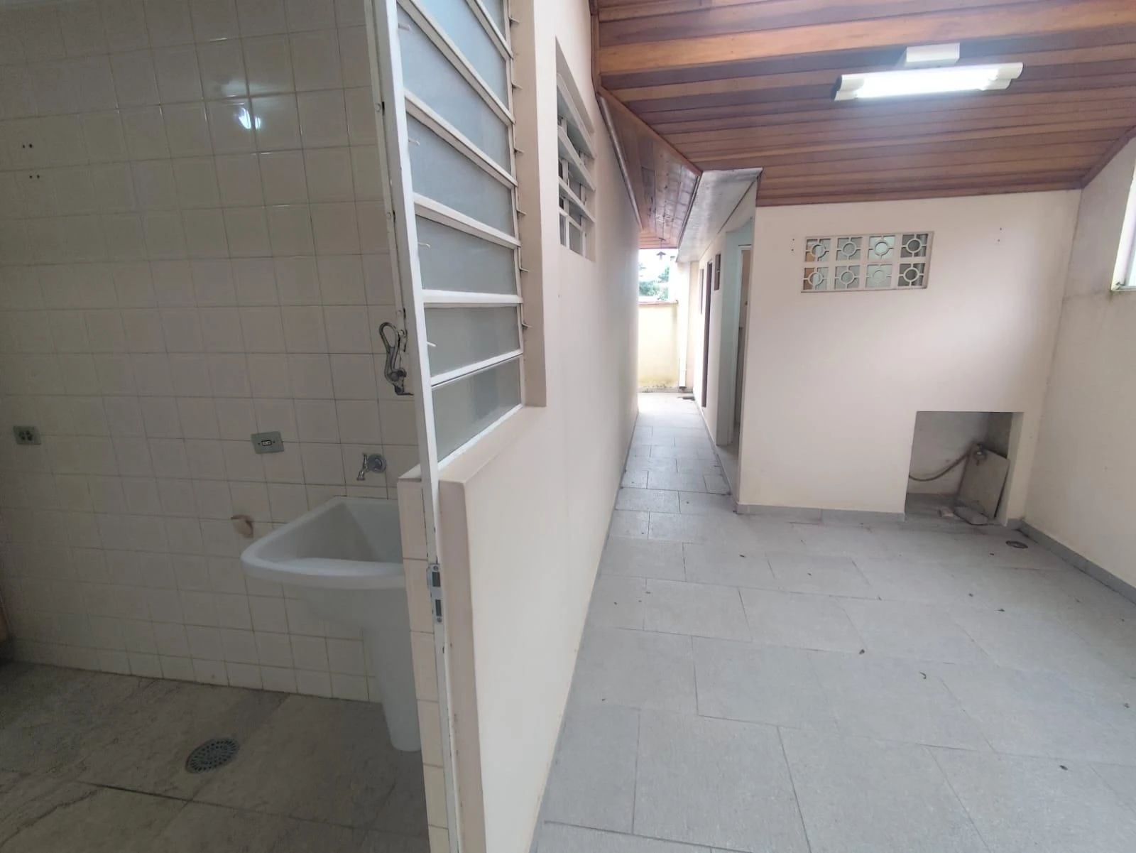 Casa, 90 m², com piso de madeira ou laminado — photo 19