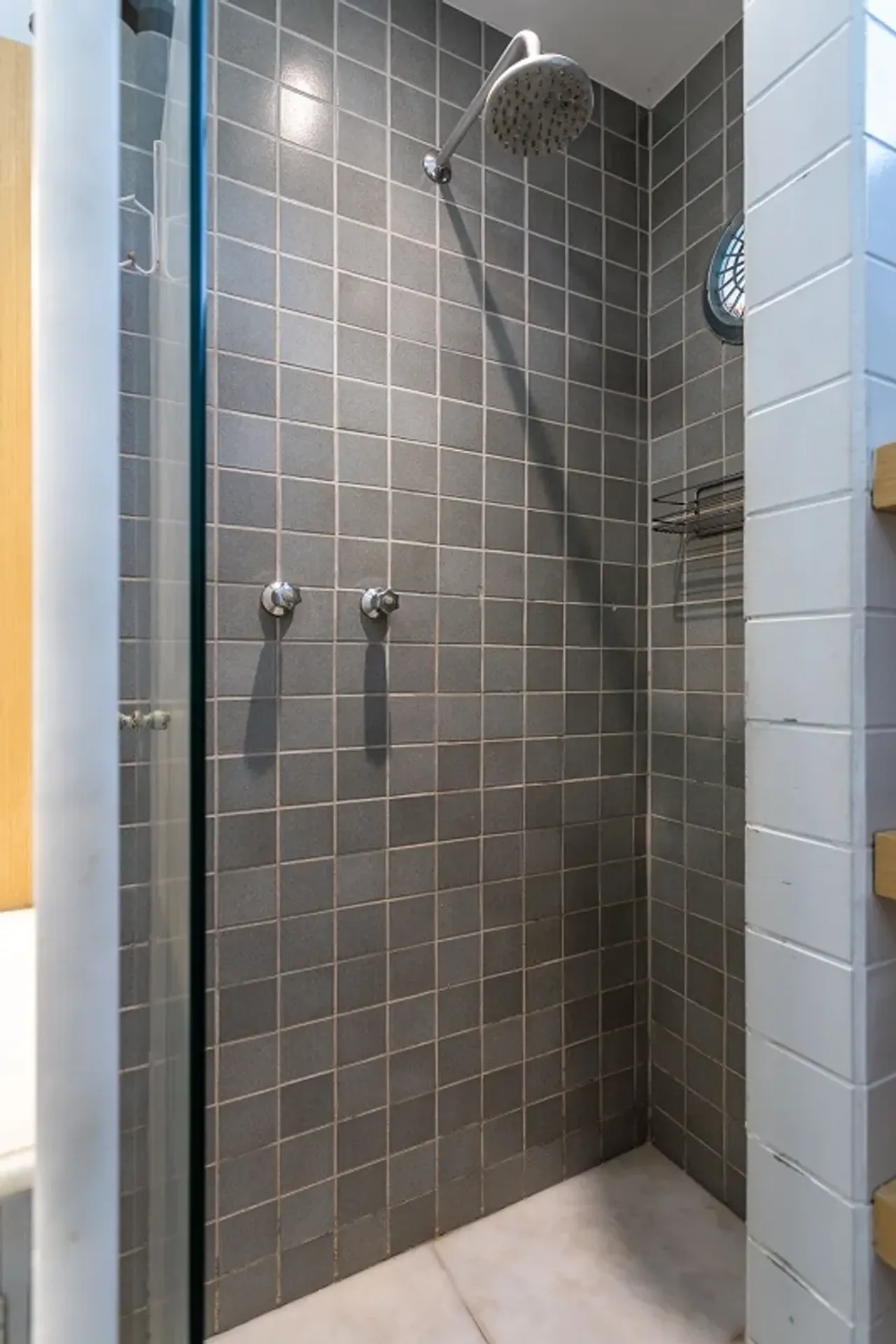 120 m² apartment with 2 bedrooms, 2 baths and a terrace — photo 22