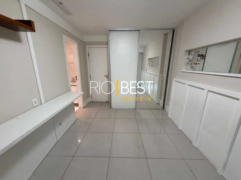 Apartment with 4 suites and a glassed-in balcony — photo 26