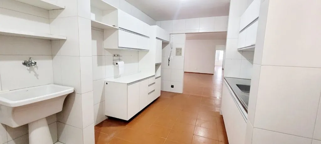 3-bedroom apartment in a building with a pool — photo 9