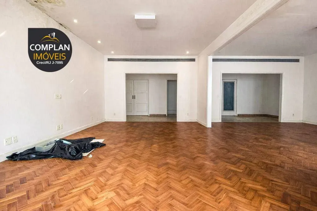 Apartment with 5 bedrooms and floor-to-ceiling views — photo 57