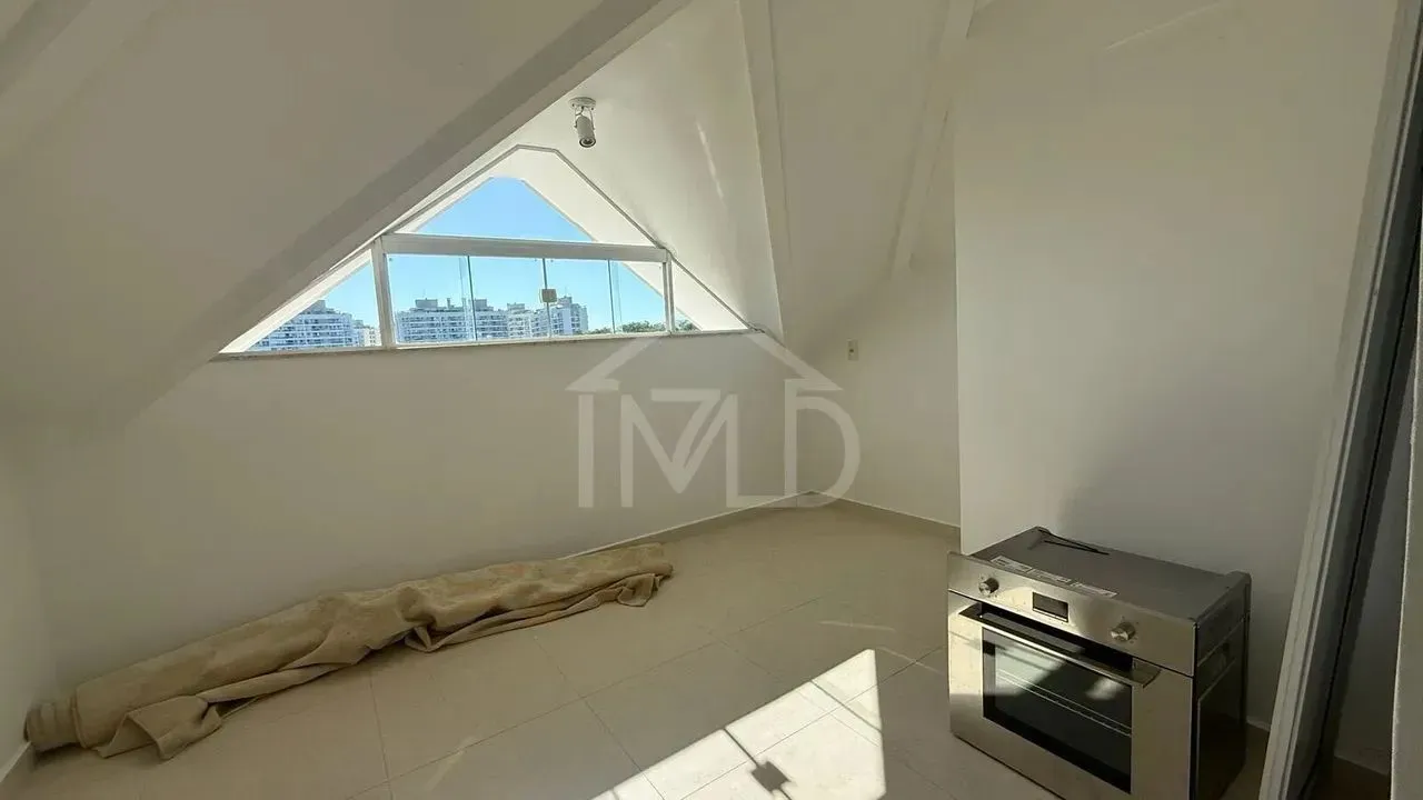 Furnished house with 5 bedrooms and 5 baths, 385 m² — photo 17