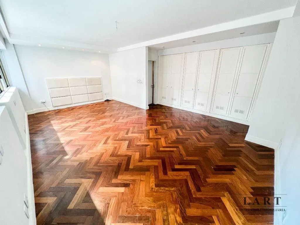 Apartamento com 3 dormitórios e 264 m² com 3 vagas — photo 28