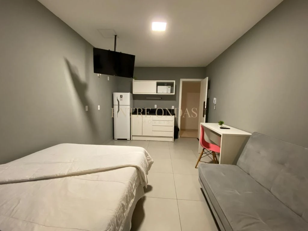 Furnished studio in a building with a gym — photo 7