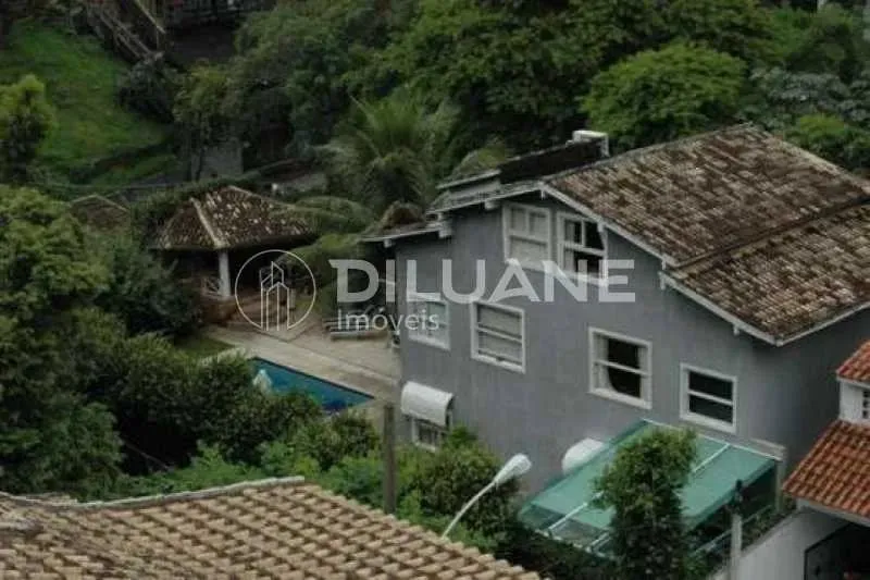 Furnished triplex with 5 bedrooms and shared pool area — photo 16
