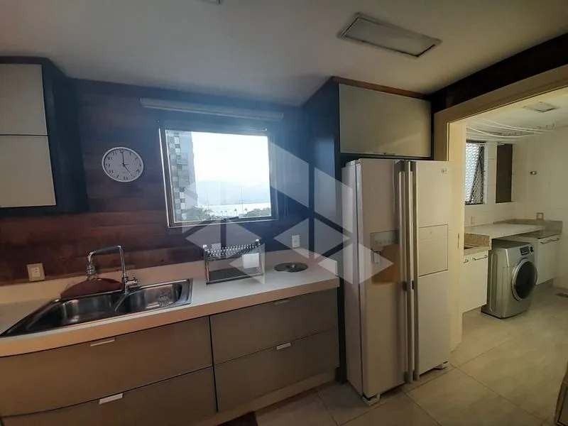 Apartamento amueblado de 144 m² con 3 dormitorios y suite — photo 2