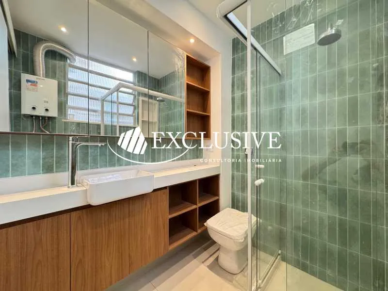 One-bedroom apartment with a mountain view — photo 5