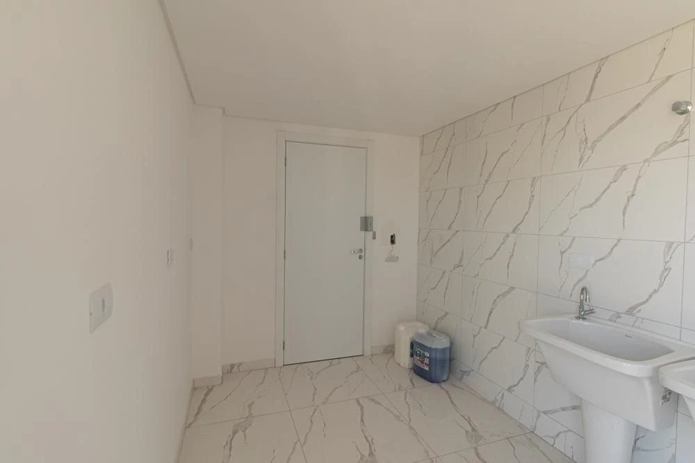 Floor-to-ceiling windows in a one-bedroom apartment, 36 m² — photo 31