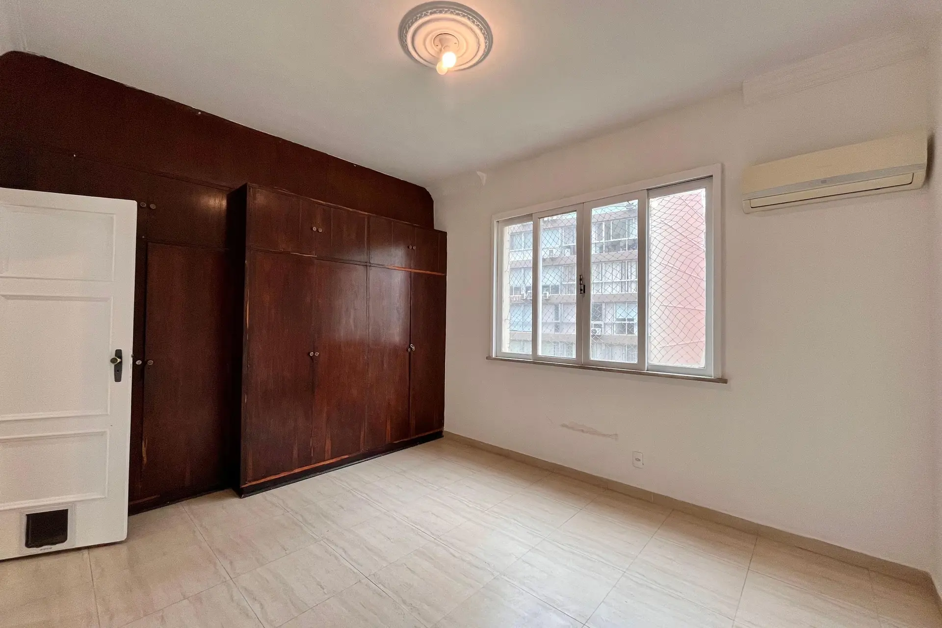 3-bedroom apartment with separate kitchen and electric stove — photo 27