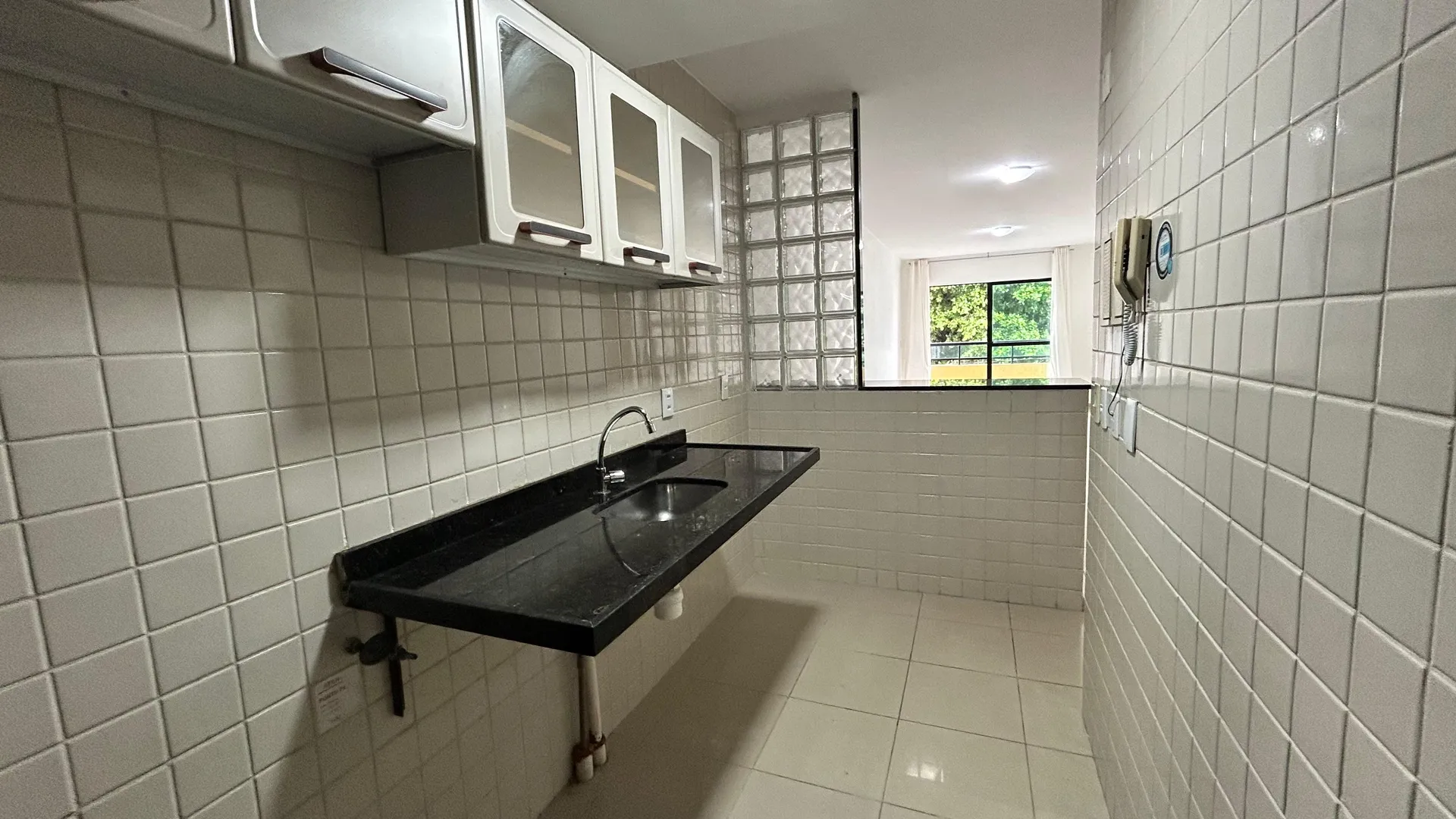 70 m² apartment with 2 bedrooms and laundry area — photo 12