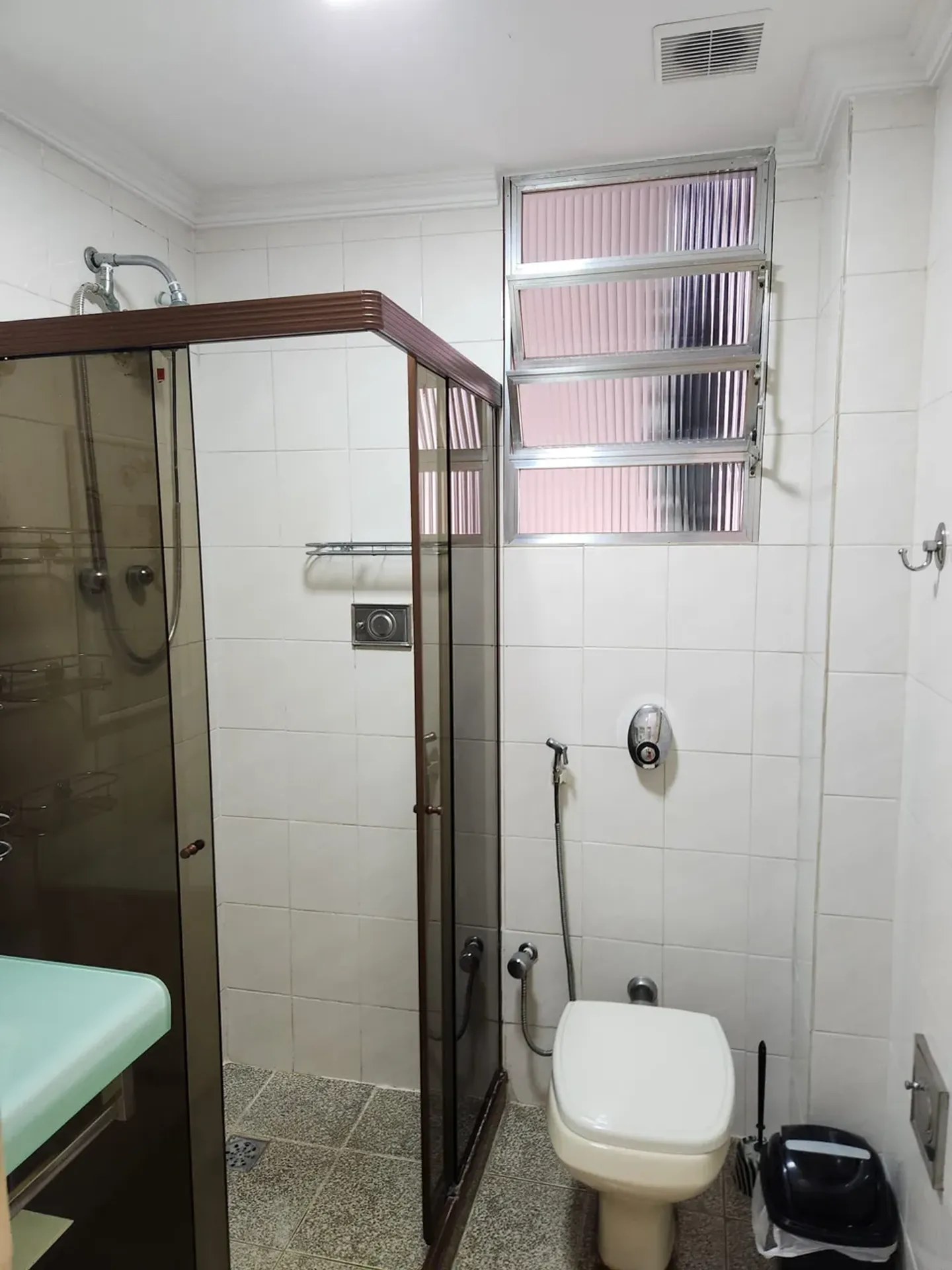 Furnished apartment, 40 m², with a glass-enclosed balcony — photo 33