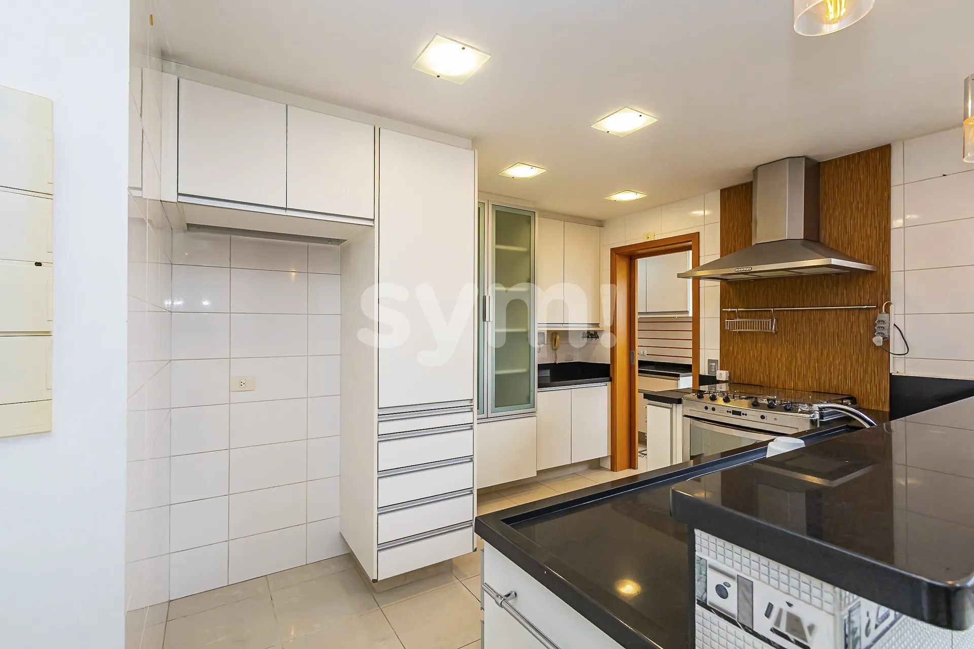 3-bedroom apartment with private BBQ on balcony — photo 10