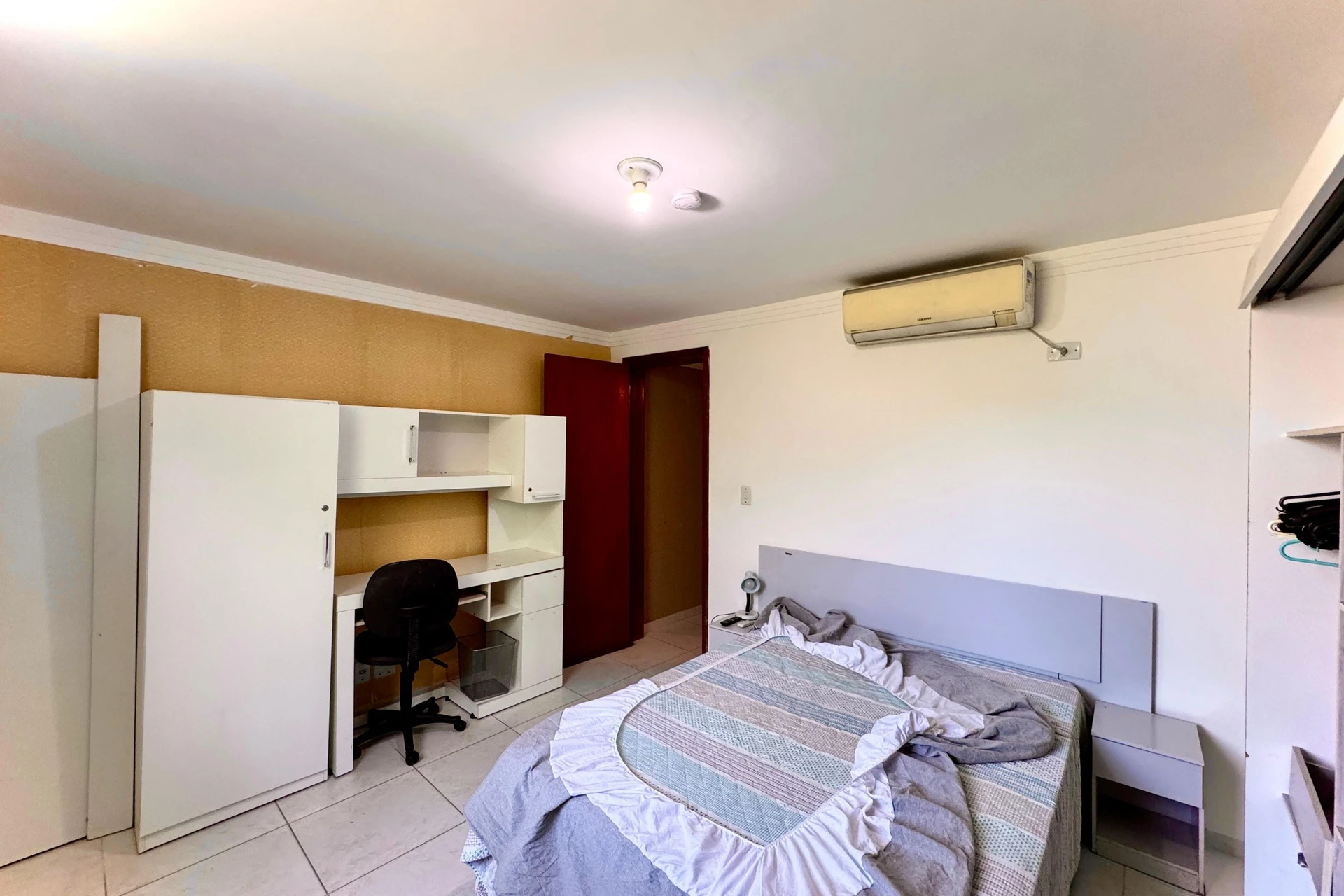 86 m² apartment with a home office and a mountain view — photo 16