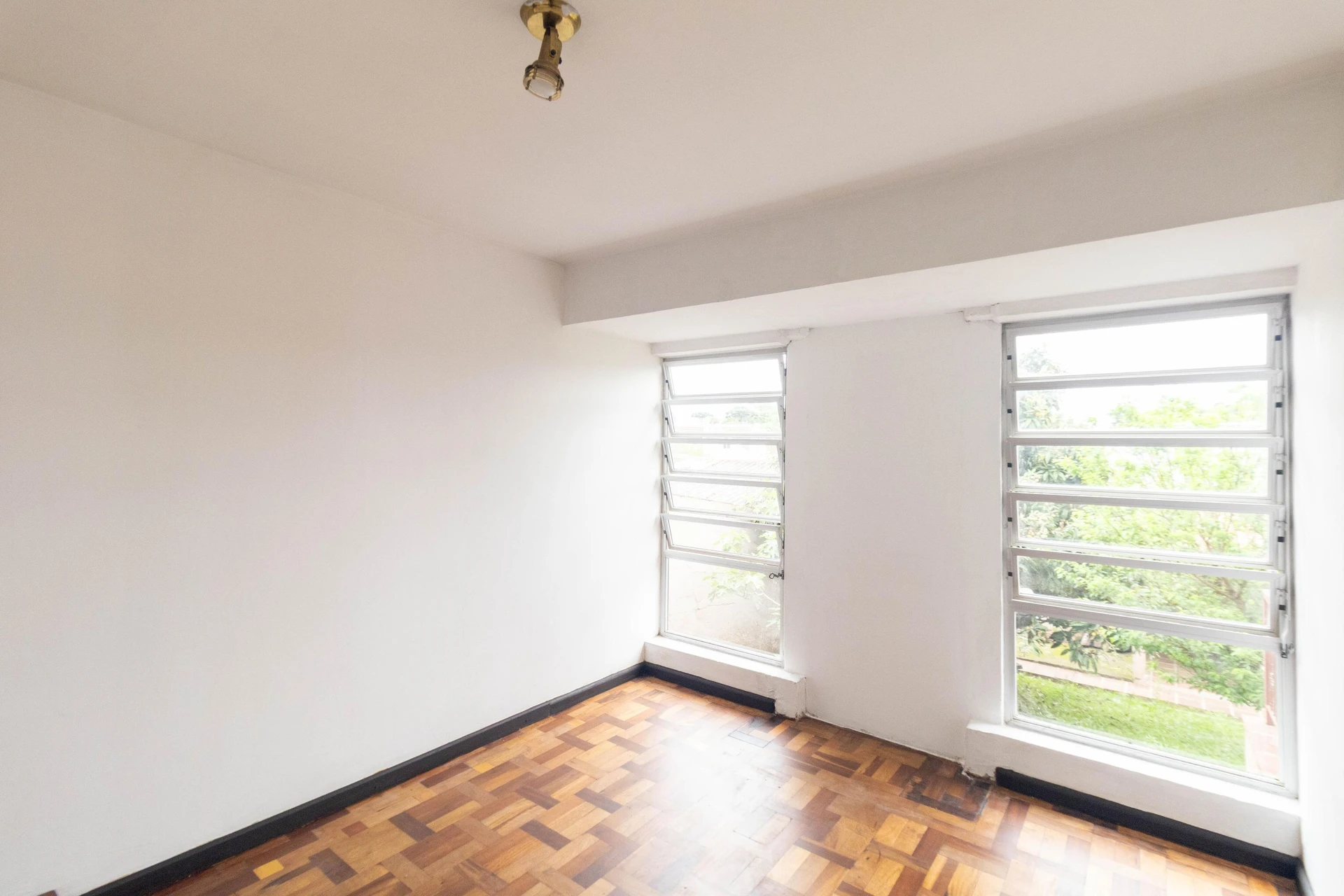 House, 195 m², with floor-to-ceiling windows — photo 48