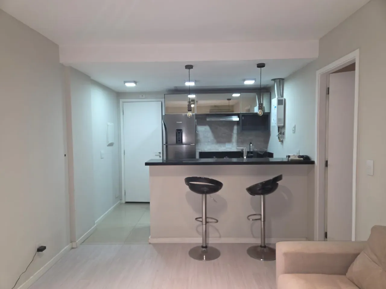 Apartamento mobiliado com cozinha americana e suíte — photo 2