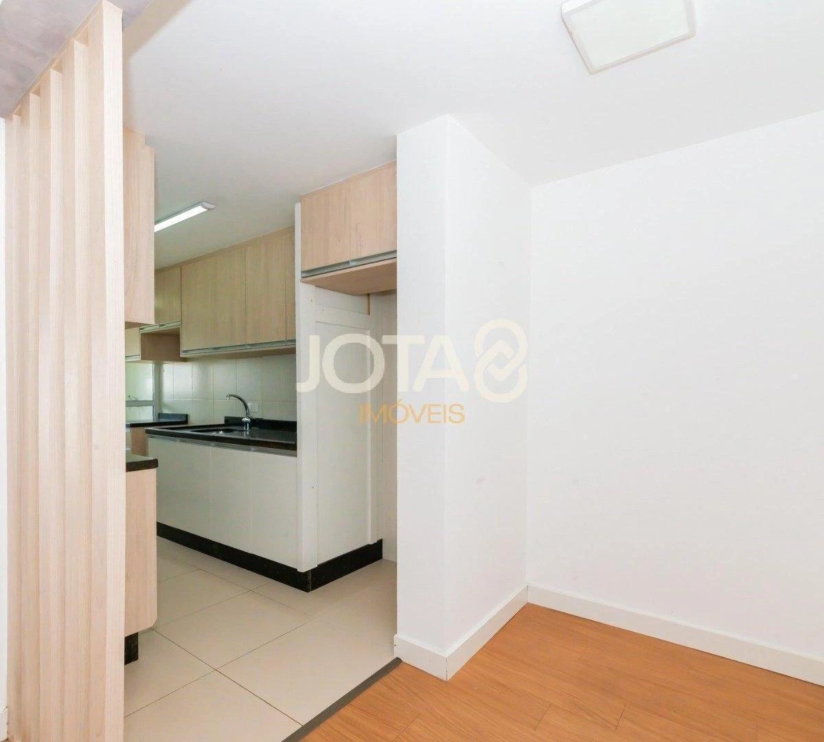 2-bedroom apartment in a building with a gym — photo 6