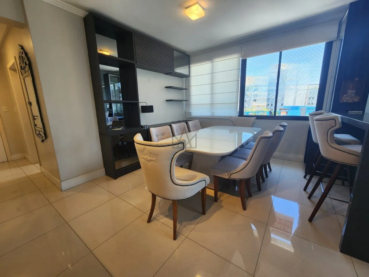 4-bedroom apartment in a building with a gym — photo 39