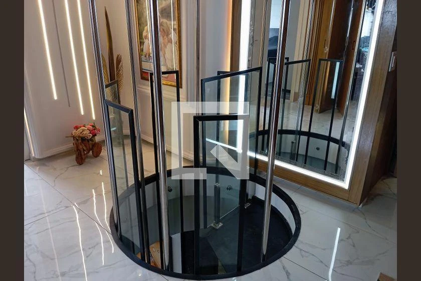 Furnished 170 m² apartment with 2 en-suite bedrooms — photo 40