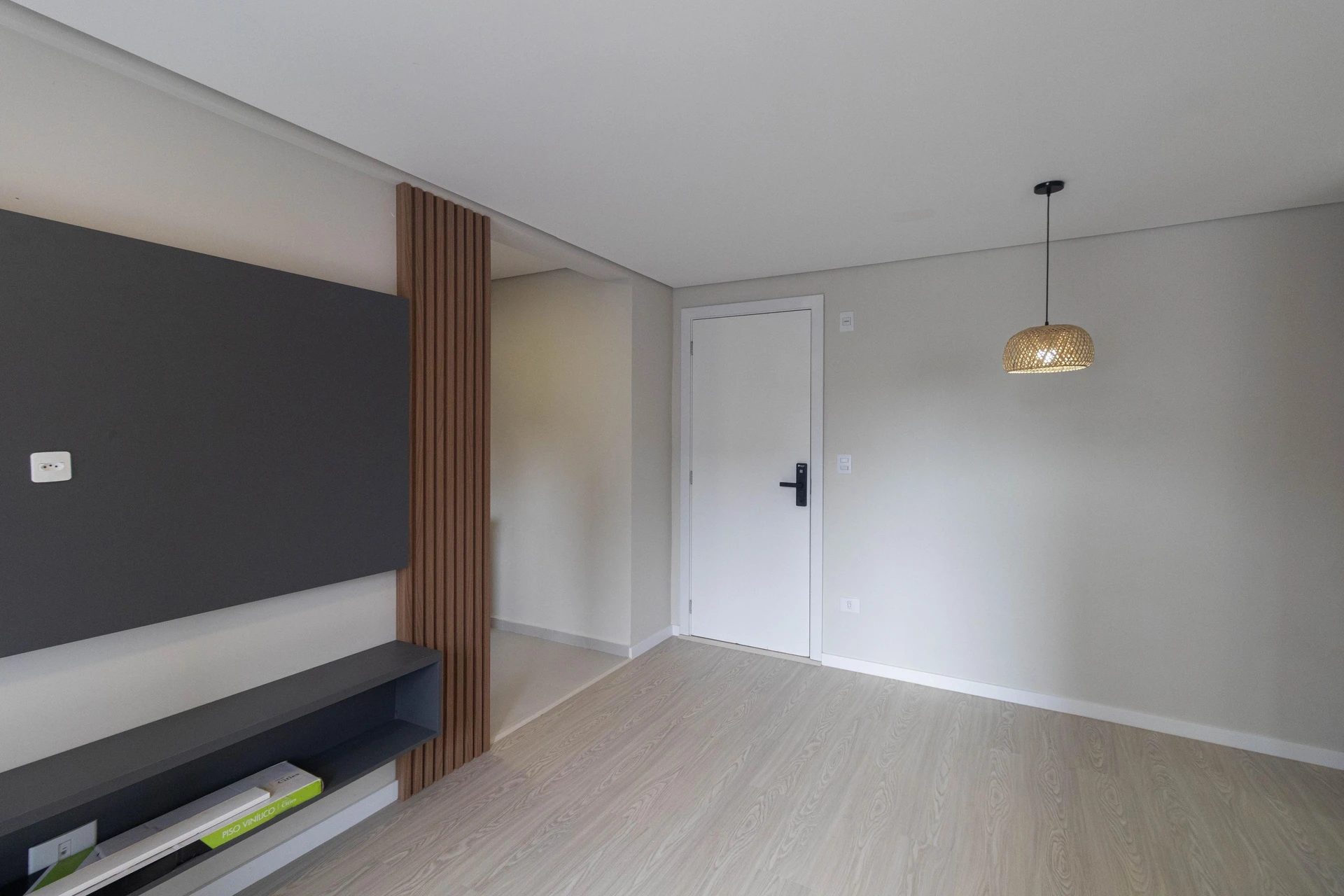 2-bedroom apartment with a washing machine in Curitiba — photo 26