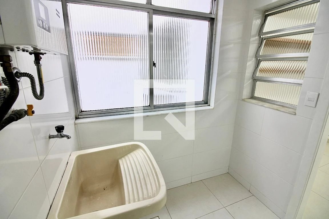 3-bedroom apartment, 1 with its own bathroom, 200 m² — photo 33
