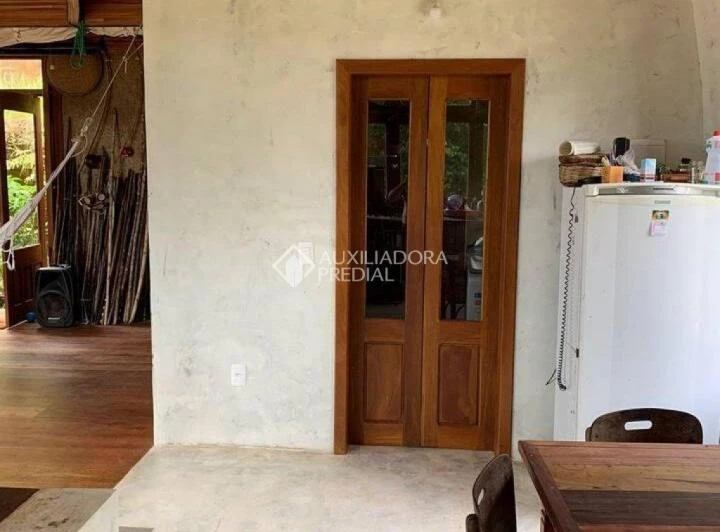 Unfurnished 4-bedroom house with 1 bath and 3 parking — photo 2