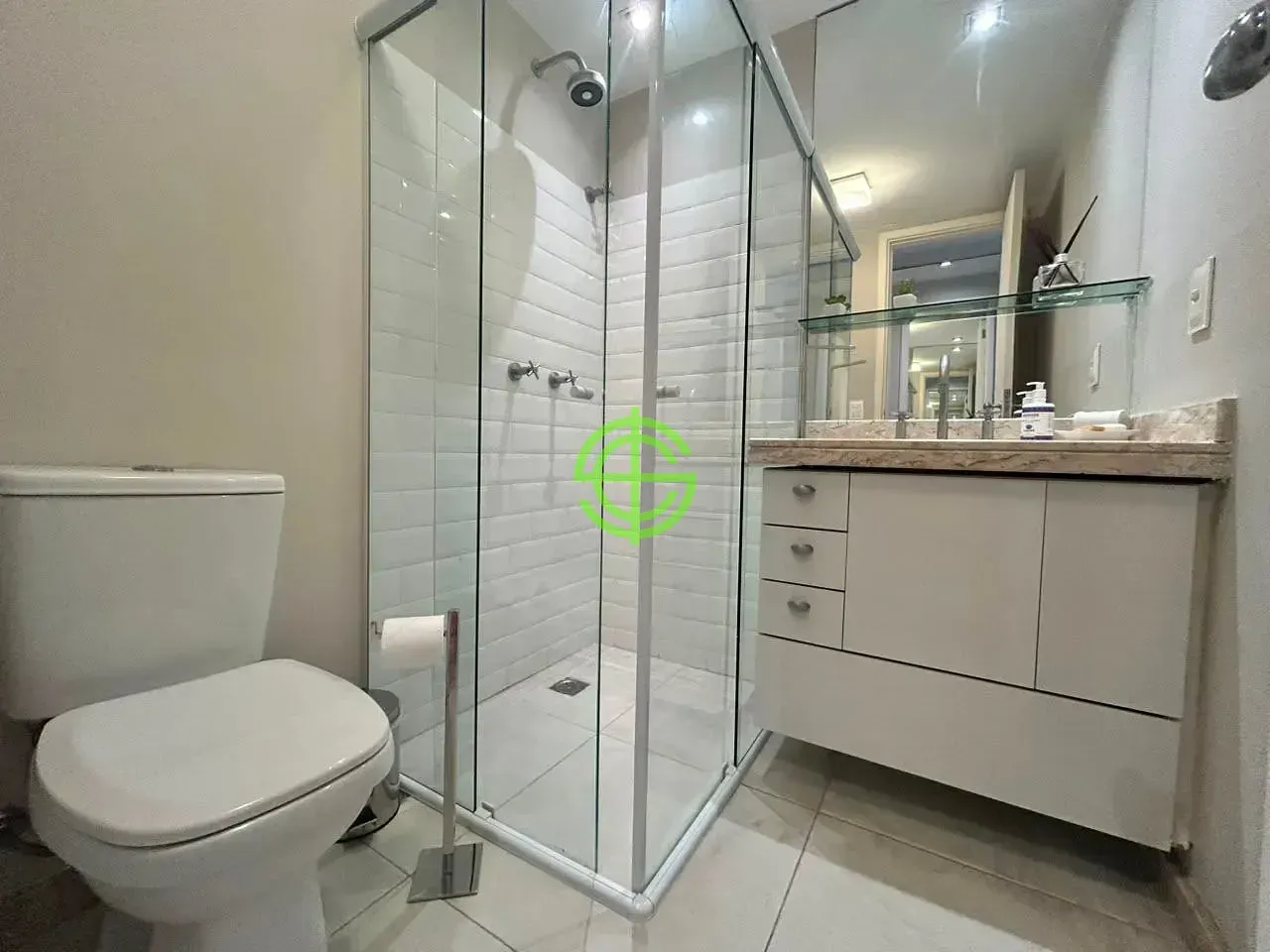 Furnished apartment with 2 bedrooms and 3 bathrooms — photo 42