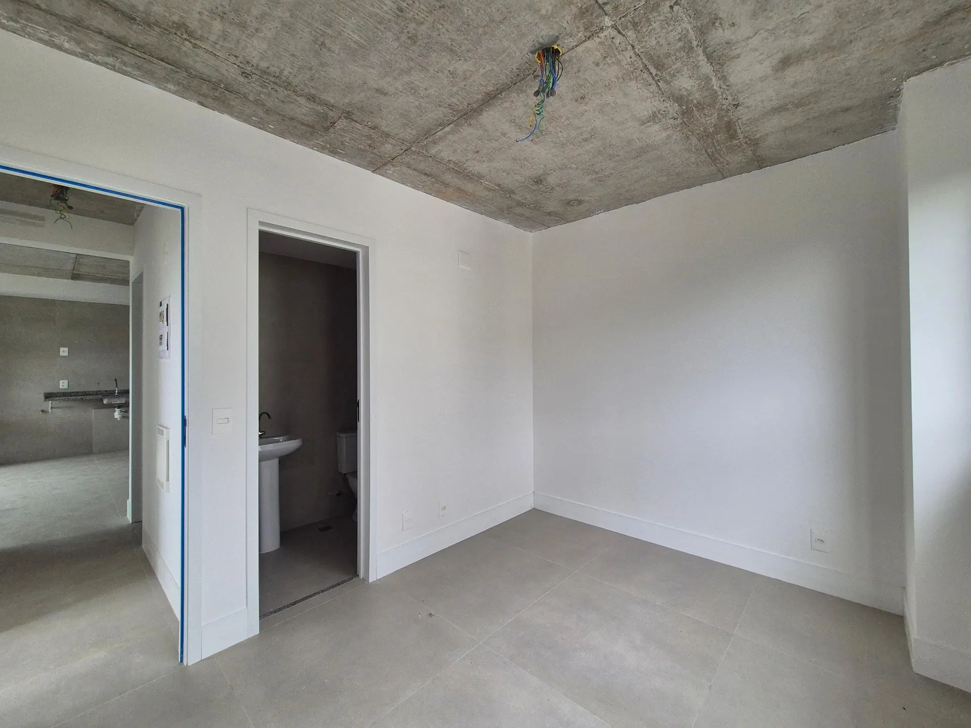 3-bedroom apartment with a mountain view — photo 23