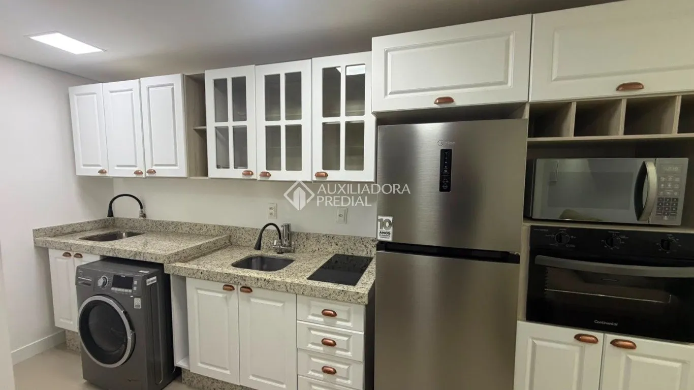 Furnished 1-bedroom apartment with 1 bathroom — photo 3