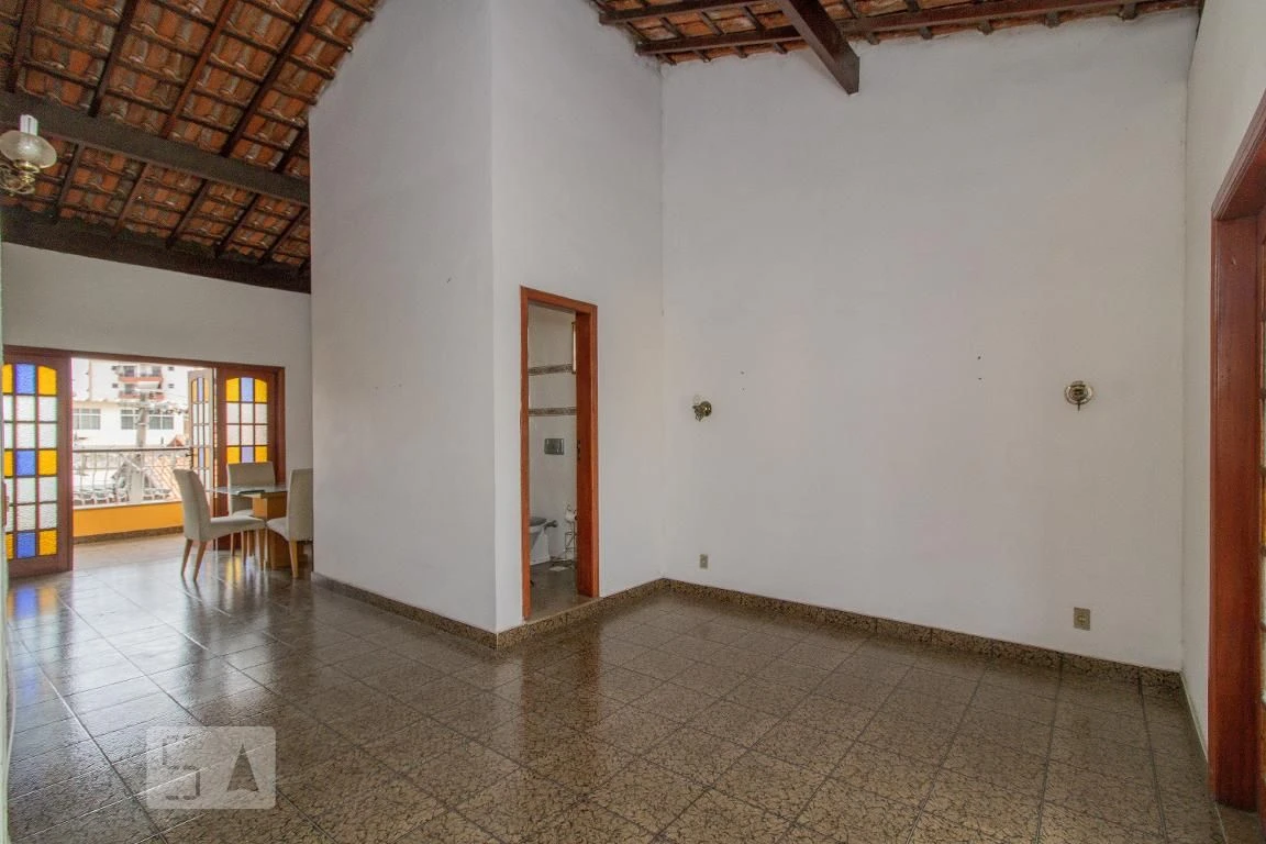 Rental house with 4 bedrooms and a private garden — photo 57