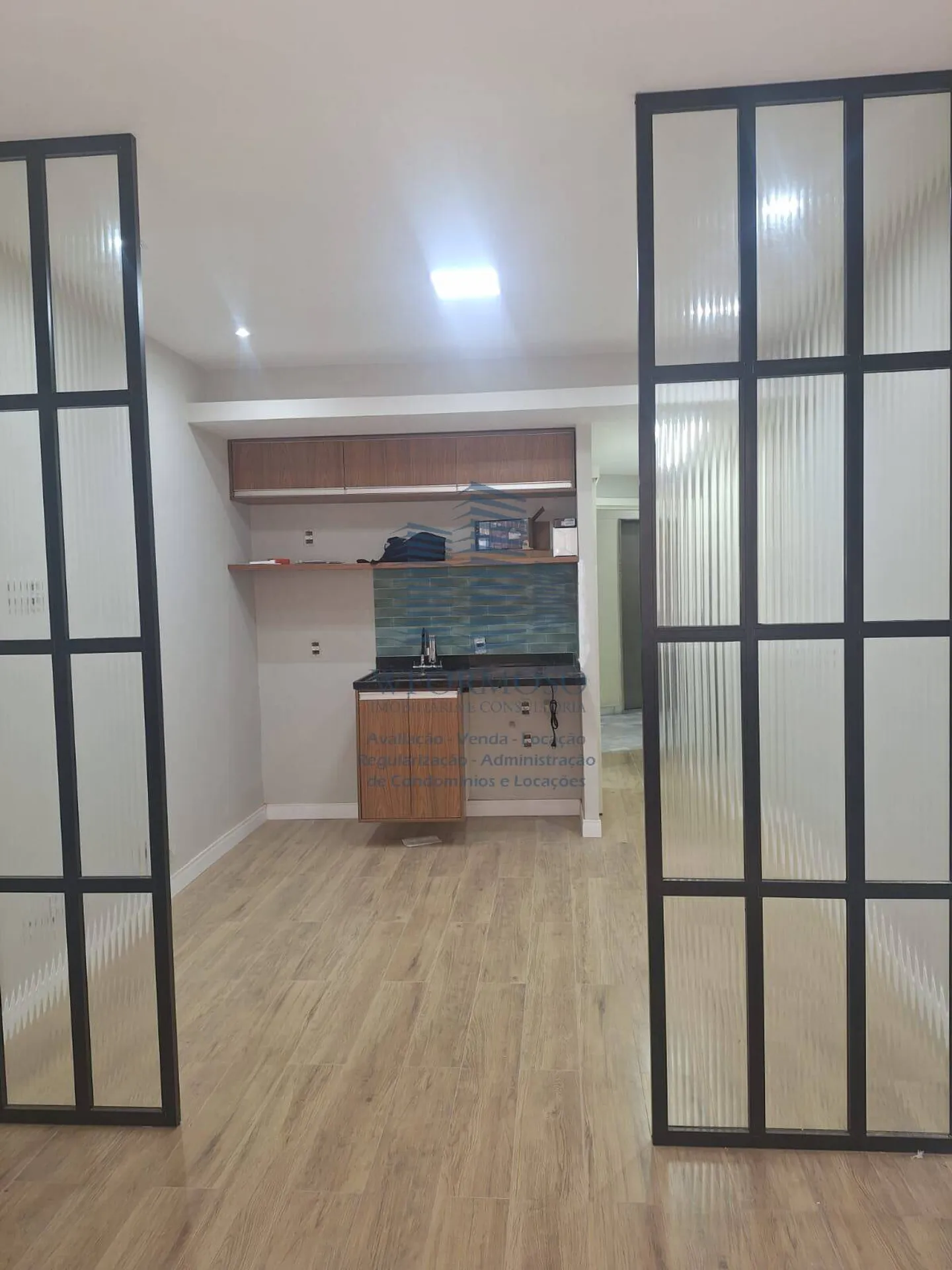Дерев'яна підлога або ламінат та 1 спальня: квартира 30 м² — photo 8