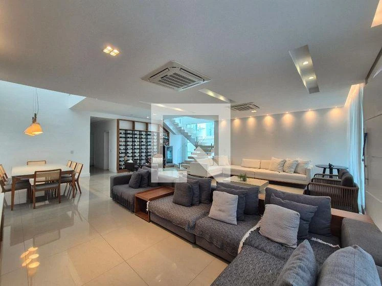 5-bedroom house with a bathtub in Rio de Janeiro — photo 18