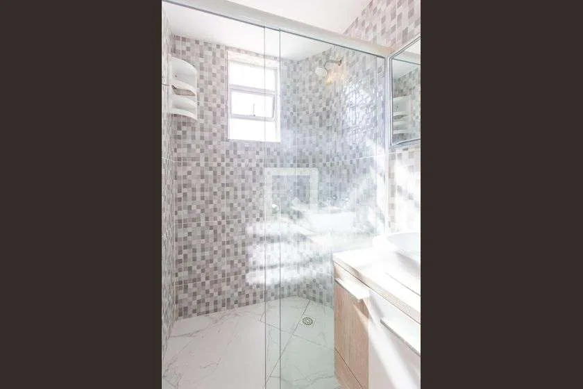 Apartamento de 3 quartos com piso de madeira ou laminado — photo 50