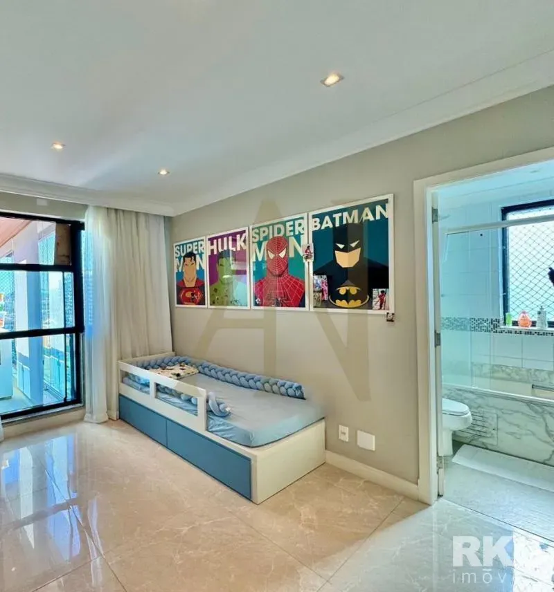 Furnished apartment with 4 bedrooms and water and city views — photo 26